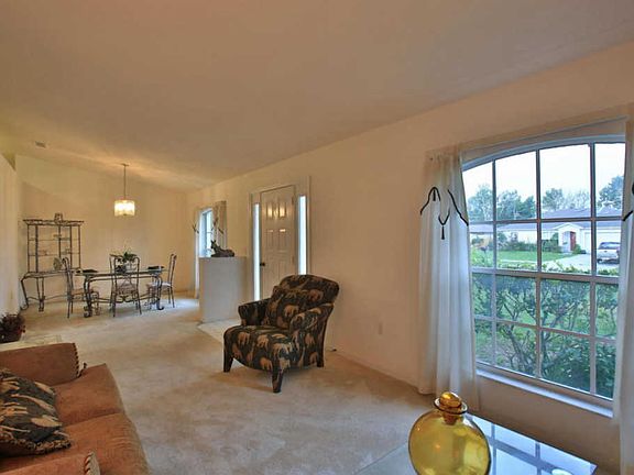 5th image of 1050 Matterhorn St