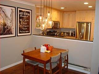 3rd image of 1269 Poplar Ave APT 102