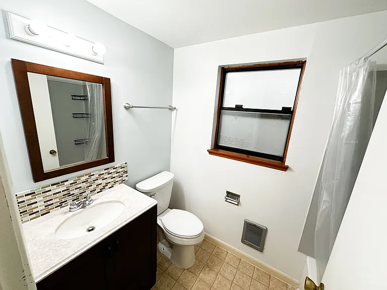 310 NE 45th St #1 — Photo 9