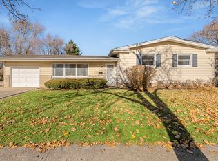 606 Edwards Ave, Dundee, IL 60118