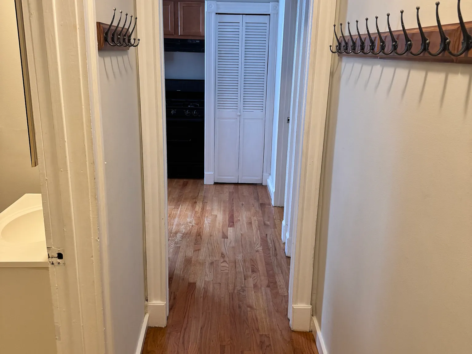 2 bed, 1.0 bath, $2,850 — Photo 1
