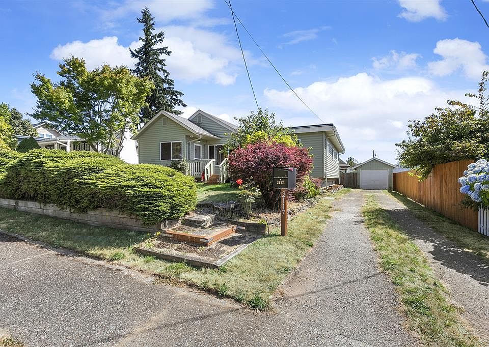 1st image of 2117 8th St