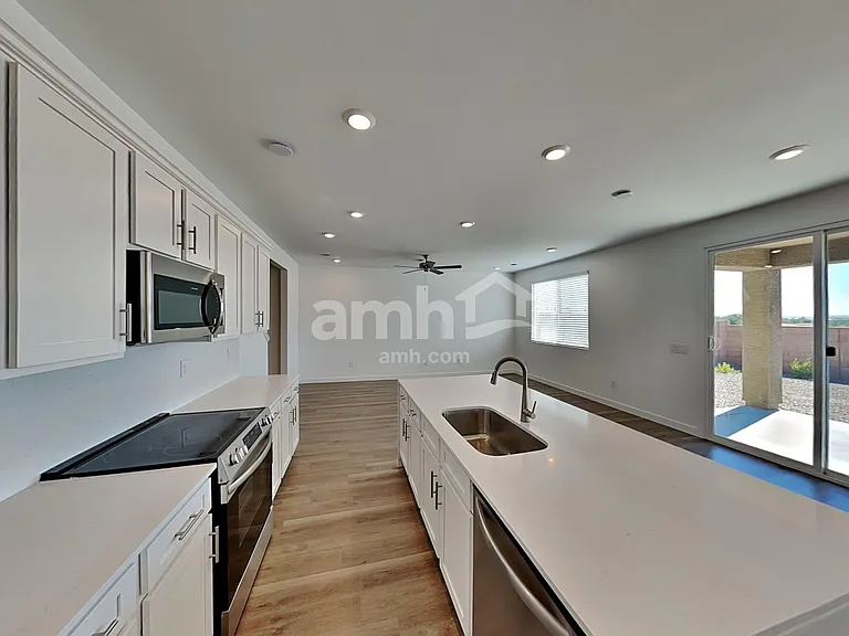 6035 W Calle Palmitas — Photo 4