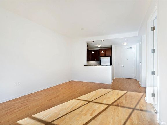 4th image of 88 Townsend St APT 416