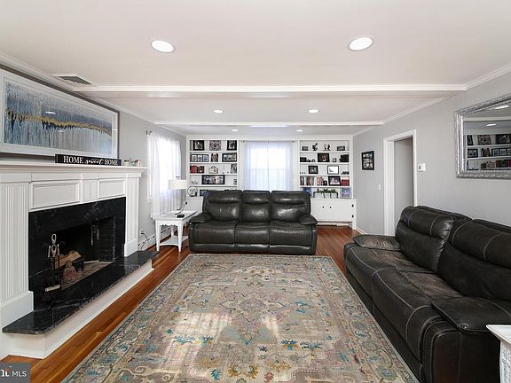 4th image of 543 Green Valley Rd