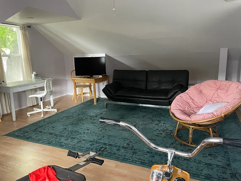 Cool hangout/loft/office above garage - heated