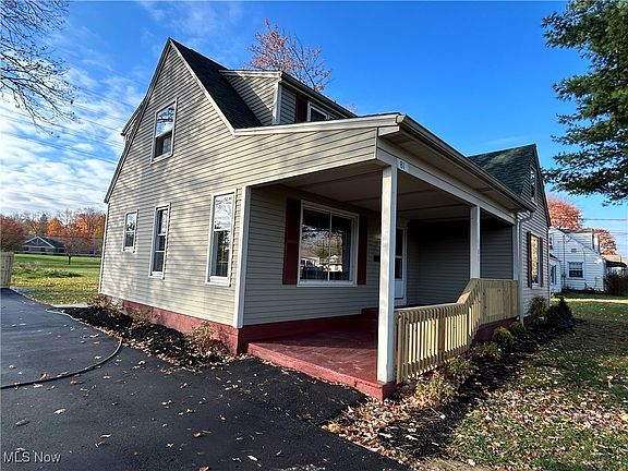 3rd image of 81 Romaine Ave