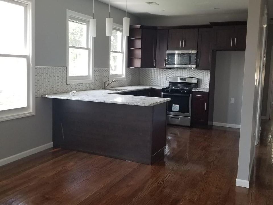 1st image of 113 Aldine St #1