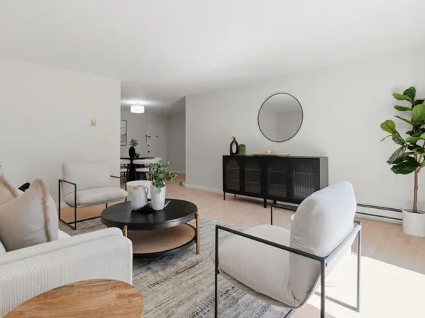 1031 Crestview Dr APT 305, Mountain View, CA 94040