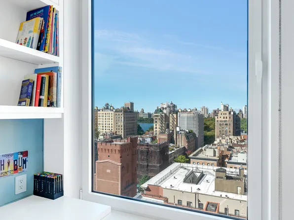 1220 Park Avenue image 17 of 18