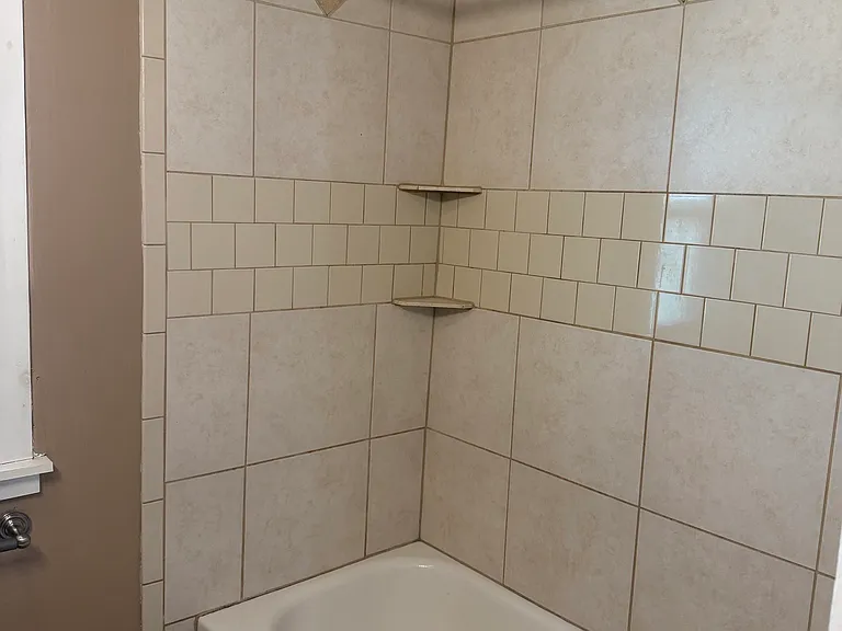 230 Miller St — Photo 5