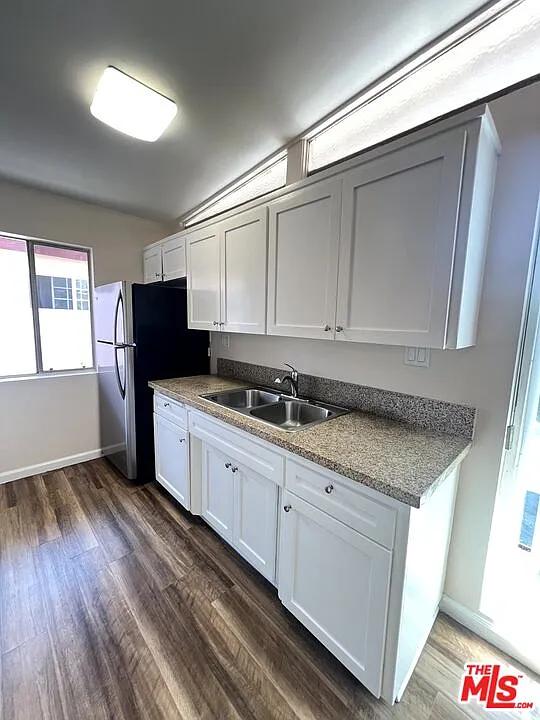 1 bed, 1.0 bath, 5296 sqft, $2,095 — Photo 2