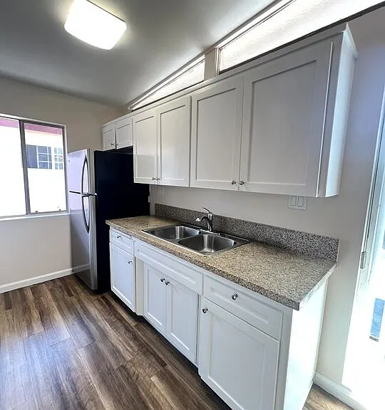 3704 Midvale Ave #7 — Photo 2