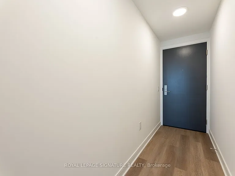 86 Dundas St E #526 — Photo 1