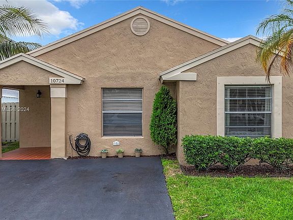 2nd image of 10724 NW 37th Pl