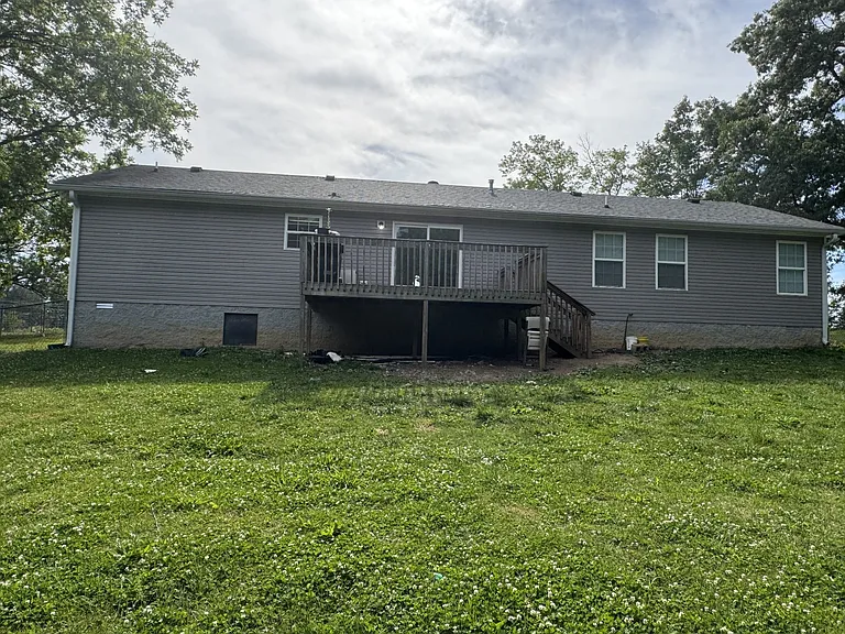 105 Larkins Dr — Photo 29