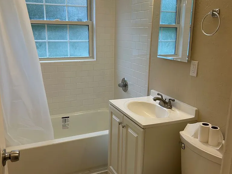 1032 Northwood Dr — Photo 9