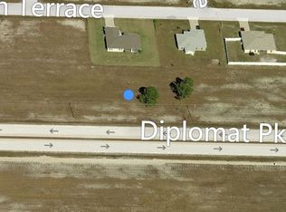 613 Diplomat Pkwy W, Cape Coral, FL 33993