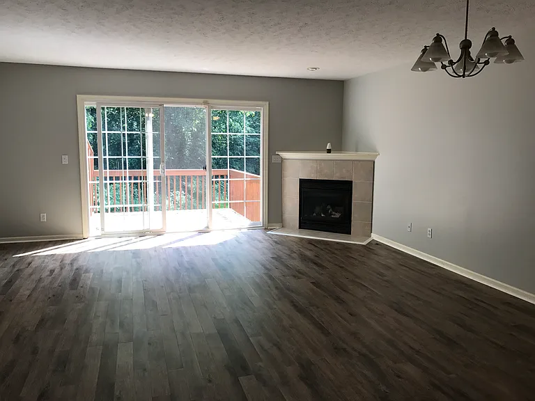 704 Stevens Pointe Dr SE — Photo 6