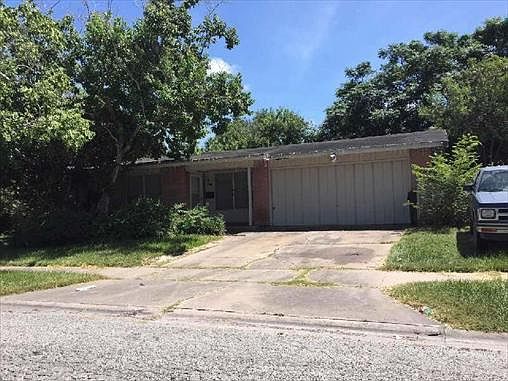 2nd image of 4117 Bradford Dr