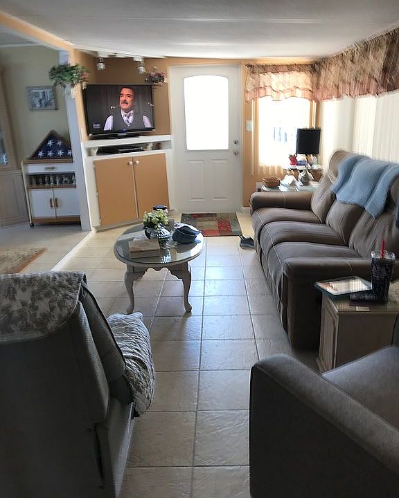 1st image of 2089 Glenwood Dr
