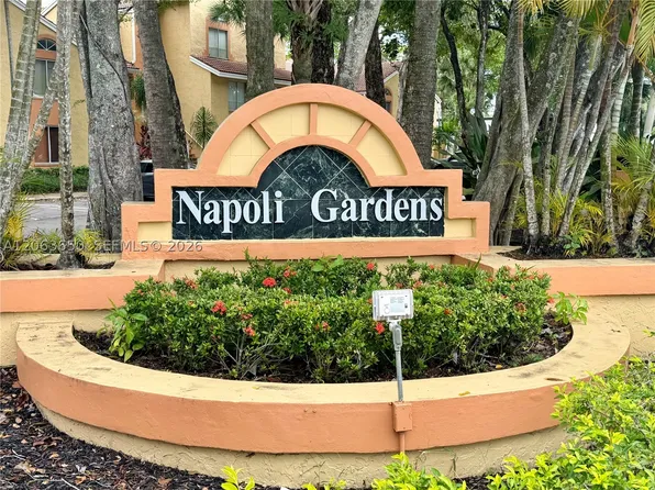 1012 Coral Springs Dr, Pompano Beach, FL 33071