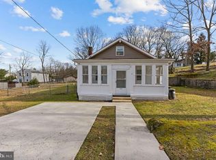 111 Walnut Ln, Pine Hill, NJ 08021