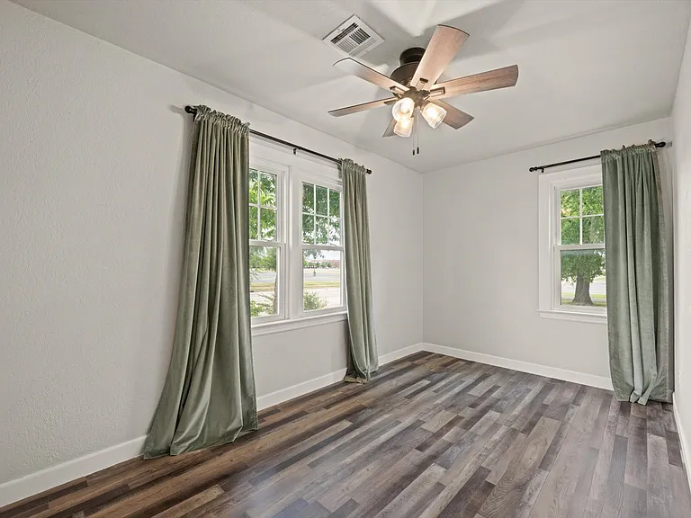 403 N Baumann Ave — Photo 20