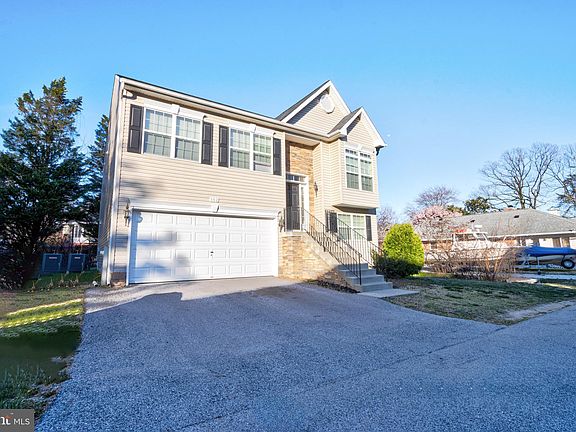 3rd image of 102 Bambrooke Ct