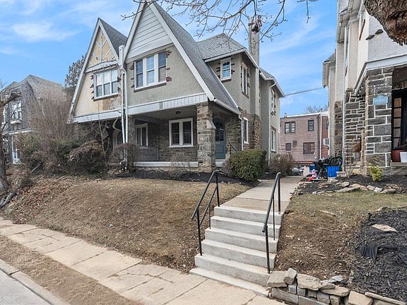 2nd image of 615 E Allens Ln