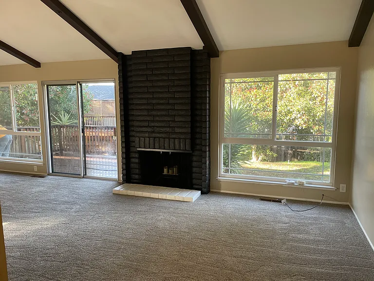 27933 Edgecliff Way — Photo 2