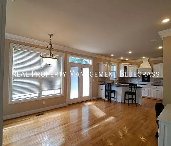 1221 Birmingham Ln — Photo 10
