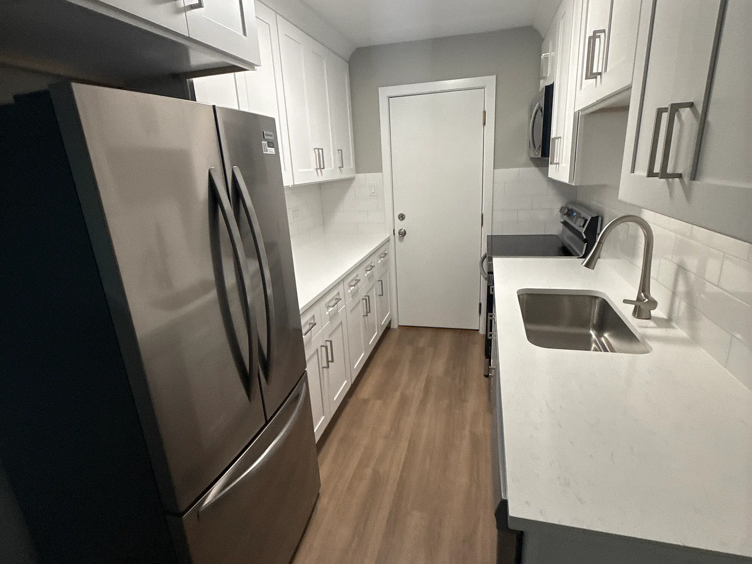2 bed, 1000 sqft, $1,800 — Photo 2