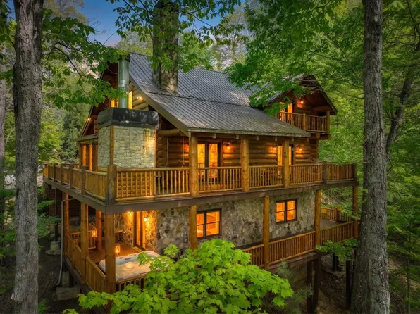 536 Lakeview Rd, Blue Ridge, GA 30513