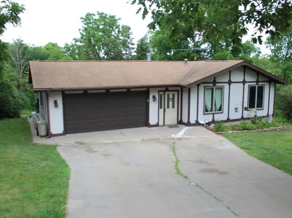 5 Ironwood Ln, Galena, IL 61036