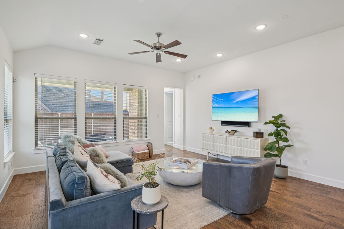 next background image