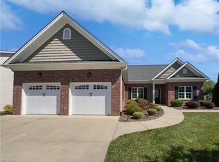 3149 Knoll Ridge Dr, Walkertown, NC 27051