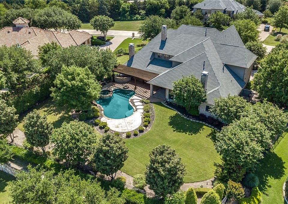 1st image of 5600 S Woodcreek Cir