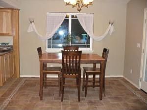 5th image of 909 E Shadow Wood Ln