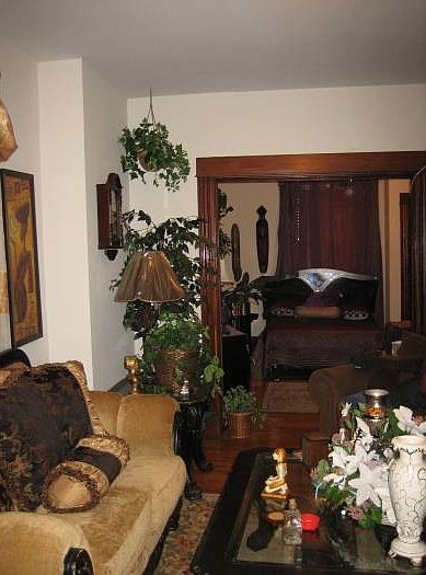 Livingroom toward bedroom