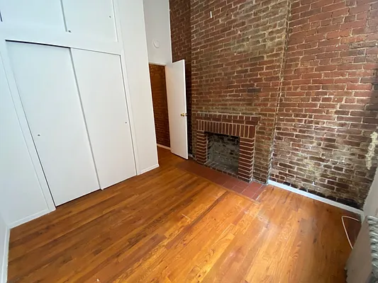 Rented by GreenVill Real Estate LLC | media 16