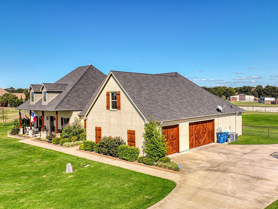 1st image of 127 Trace Dr