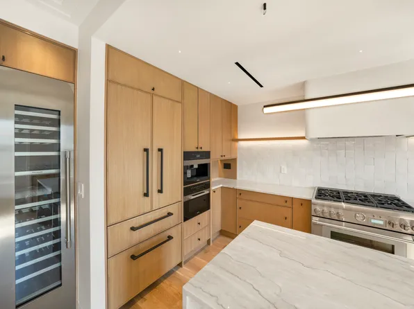 65 East 96th Street image 9 of 20