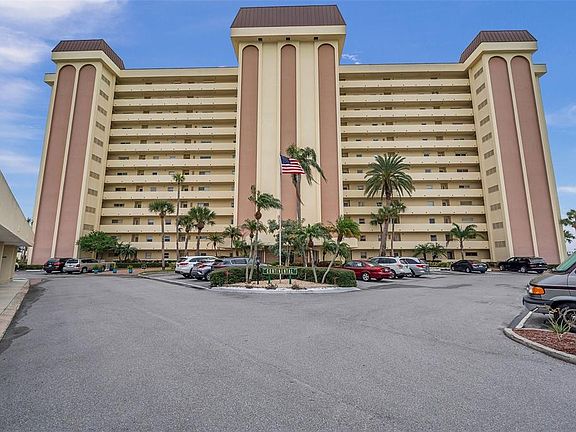 2nd image of 4775 Cove Cir APT 104