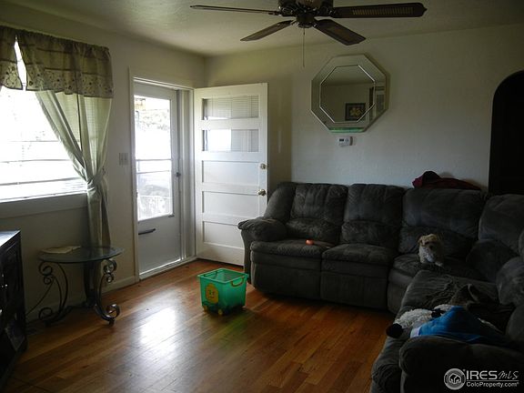 2nd image of 114 S Columbine Ave
