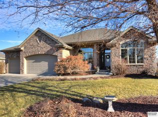 7616 Crawford St, Papillion, NE 68046
