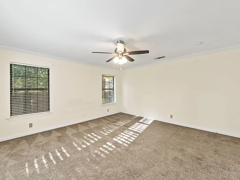 121 Lake Vis W — Photo 16