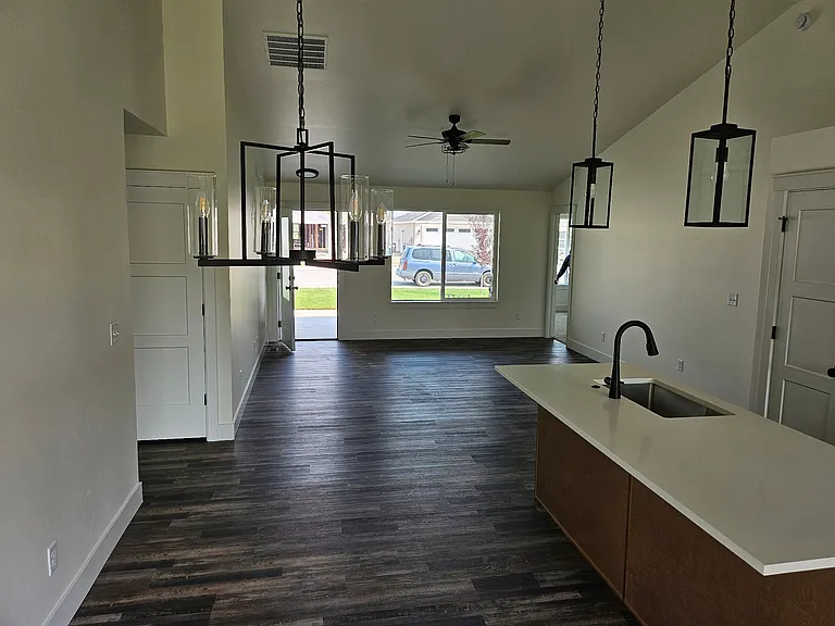 2013 Erin Dr — Photo 7