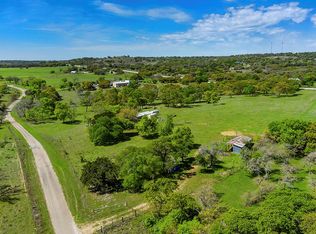 742 Old Comfort Rd, Fredericksburg, TX 78624