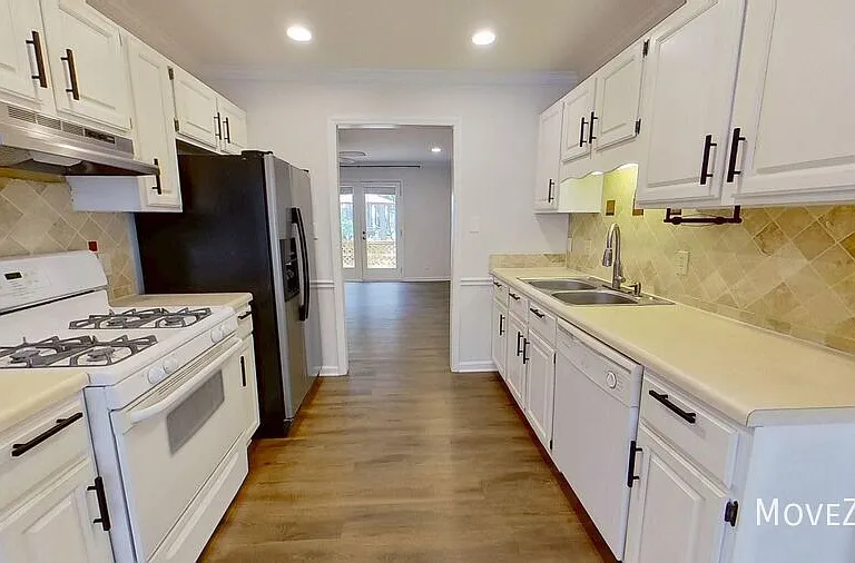 5622 Darrow Dr — Photo 26